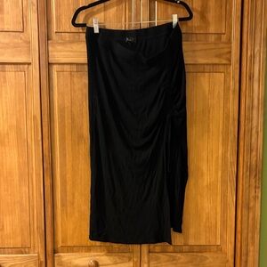 Lulu’s Black Midi Skirt with Side Draped Detail Cinched size XL